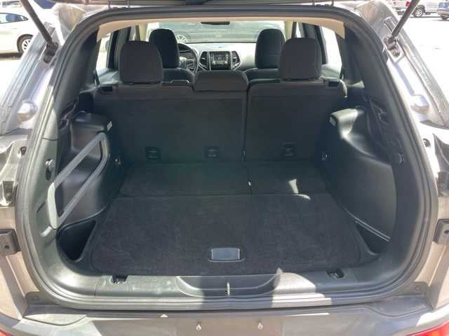 2017 Jeep Cherokee Sport