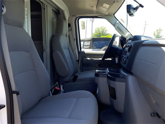 2025 Ford E-Series Cutaway E-350 SRW