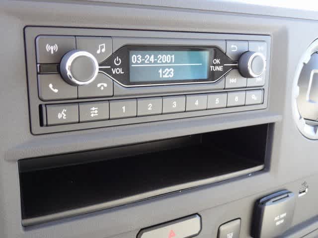 2025 Ford E-Series Cutaway E-350 SRW