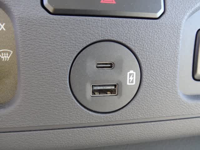 2025 Ford E-Series Cutaway E-350 SRW