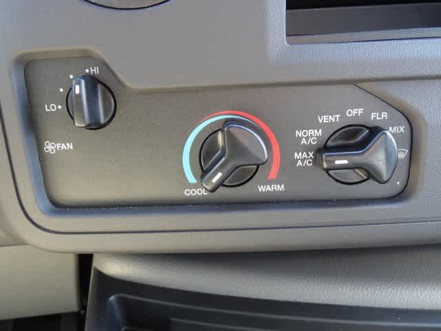 2024 Ford E-Series Cutaway E-450 DRW