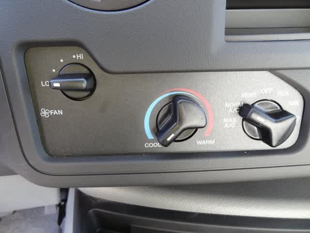 2024 Ford E-Series Cutaway E-450 DRW