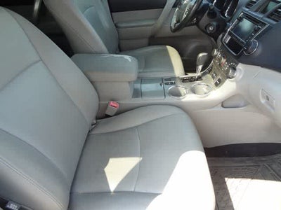 2013 Toyota Highlander SE