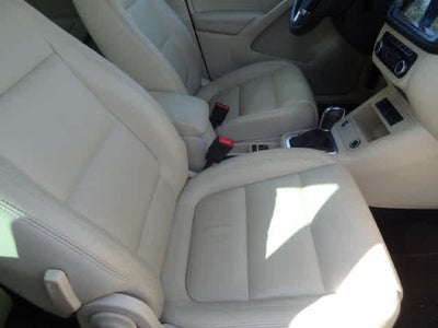 2011 Volkswagen Tiguan Base