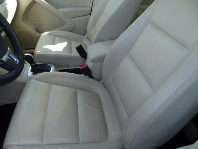 2011 Volkswagen Tiguan Base