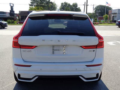 2022 Volvo XC60 B5 R-Design