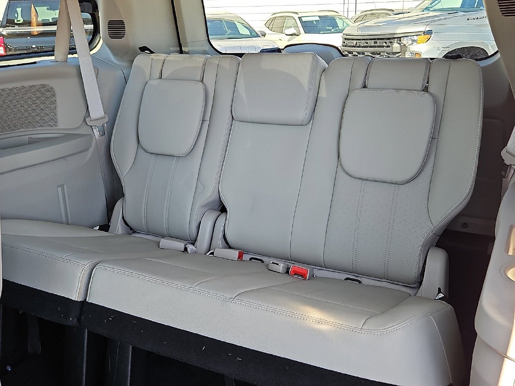 2015 Chrysler Town & Country Touring-L
