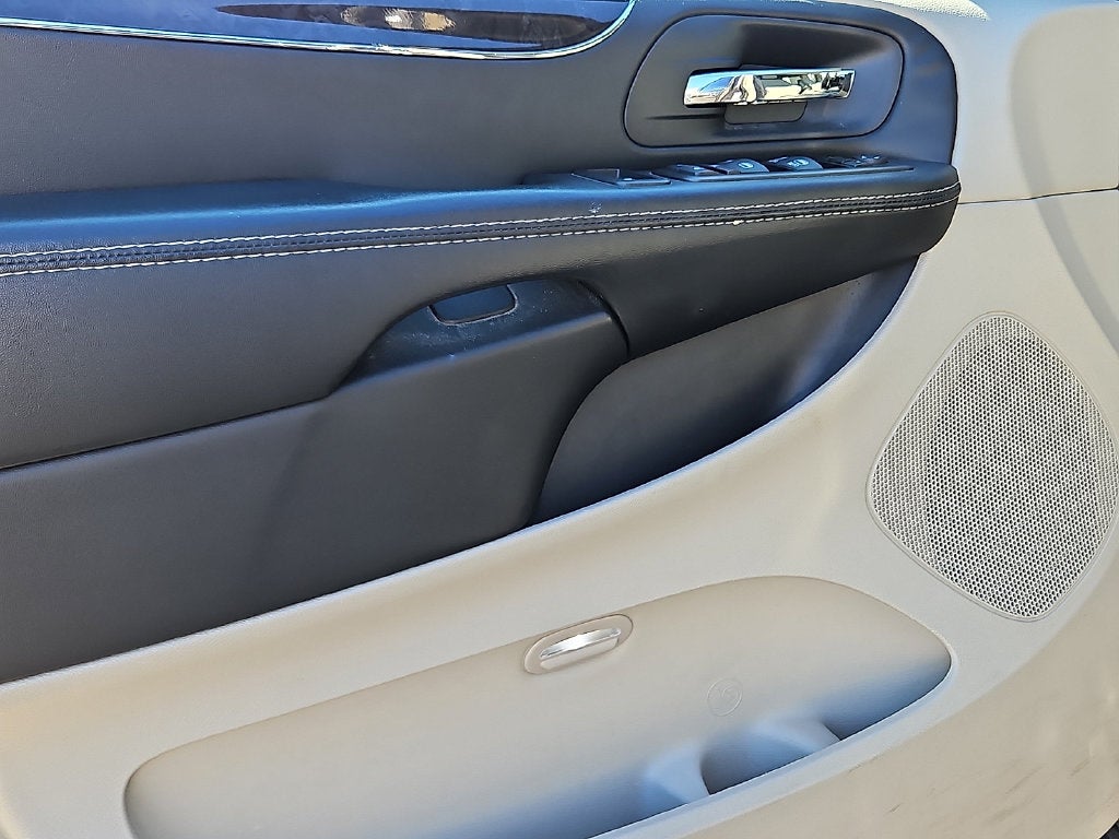 2015 Chrysler Town & Country Touring-L