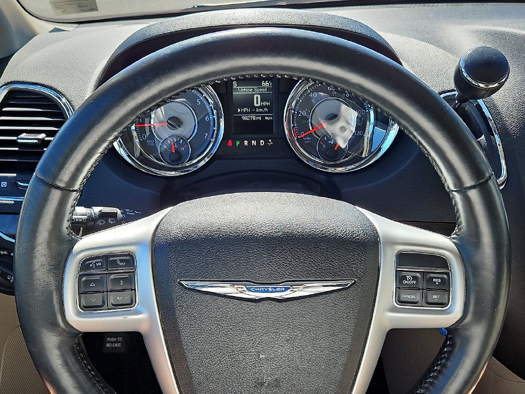 2015 Chrysler Town & Country Touring-L