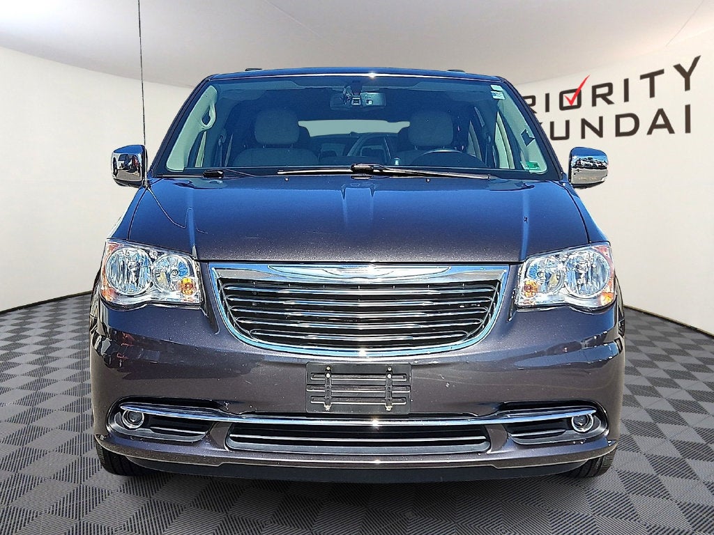 2015 Chrysler Town & Country Touring-L