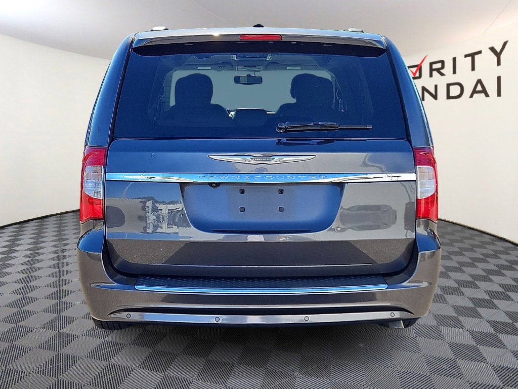 2015 Chrysler Town & Country Touring-L