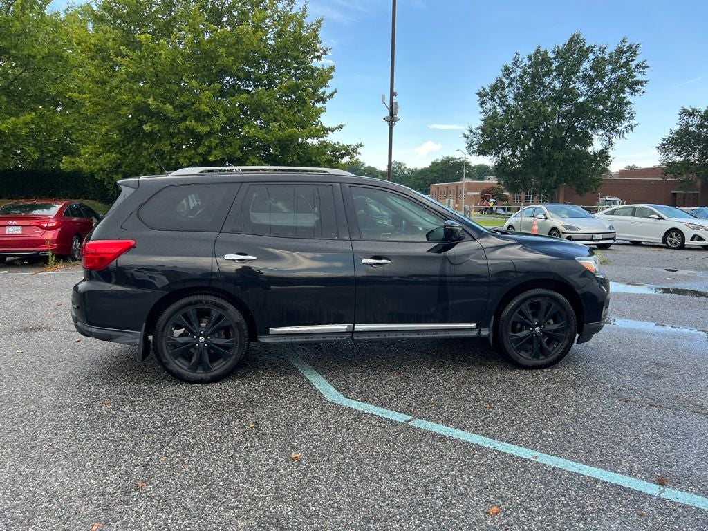 2017 Nissan Pathfinder Platinum