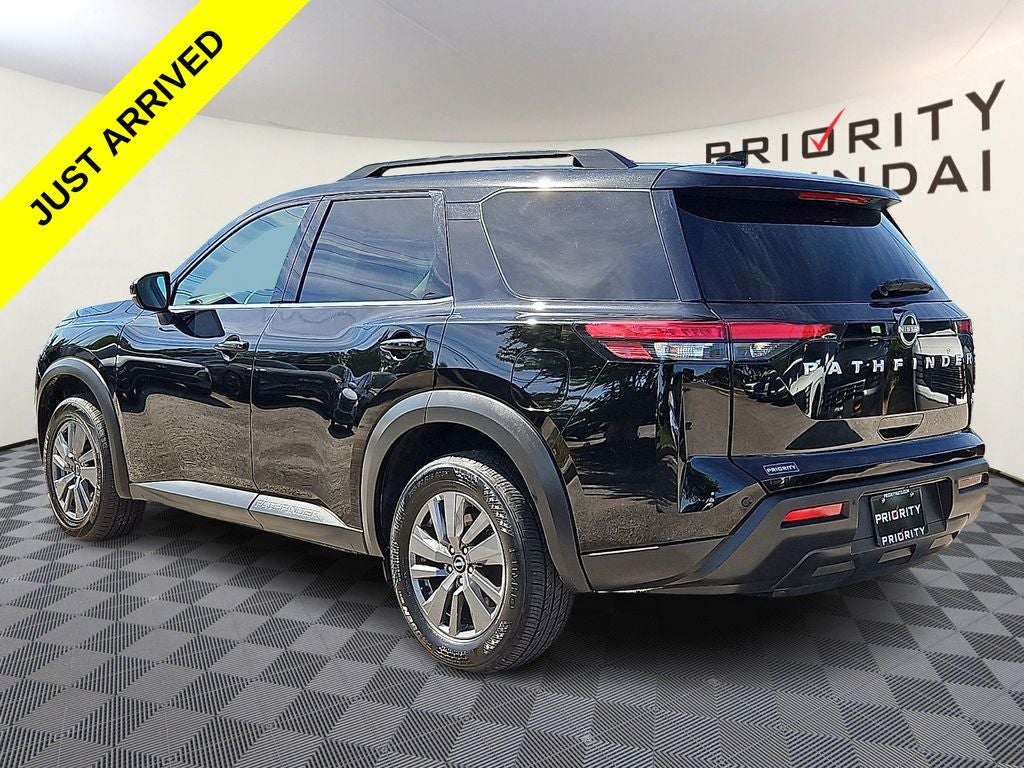 2025 Nissan Pathfinder SV