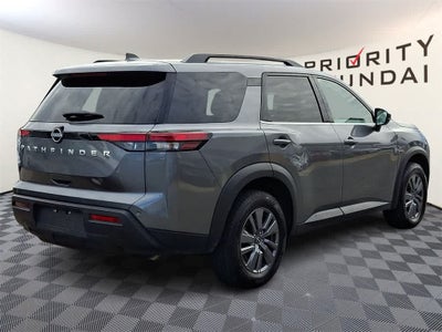 2025 Nissan Pathfinder SV