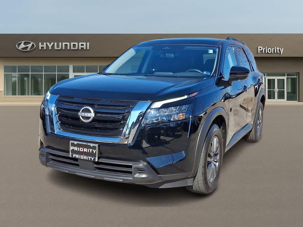 2024 Nissan Pathfinder SV