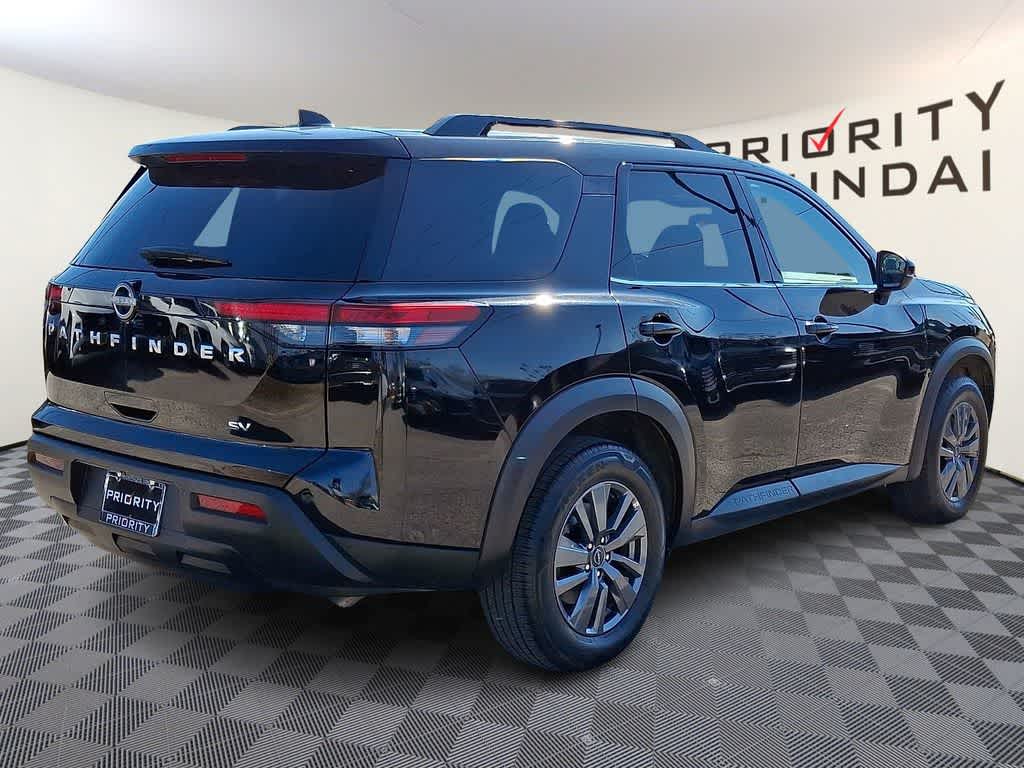 2024 Nissan Pathfinder SV