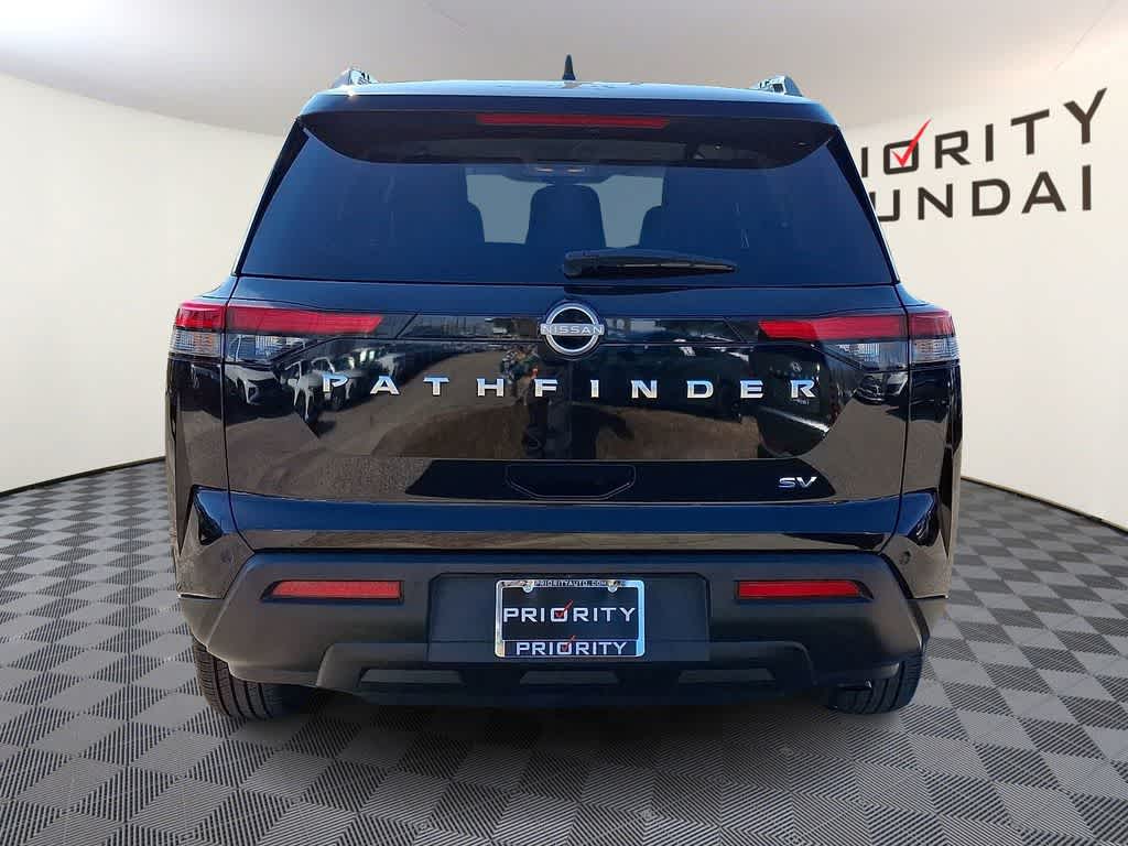2024 Nissan Pathfinder SV