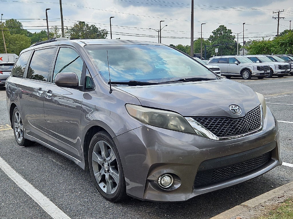 2014 Toyota Sienna SE