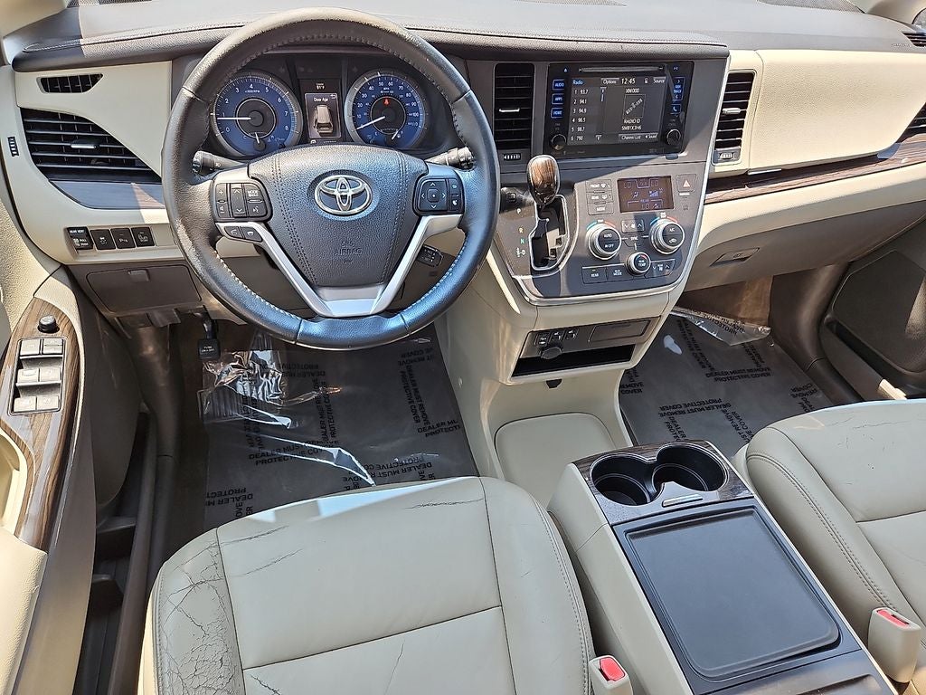 2016 Toyota Sienna XLE