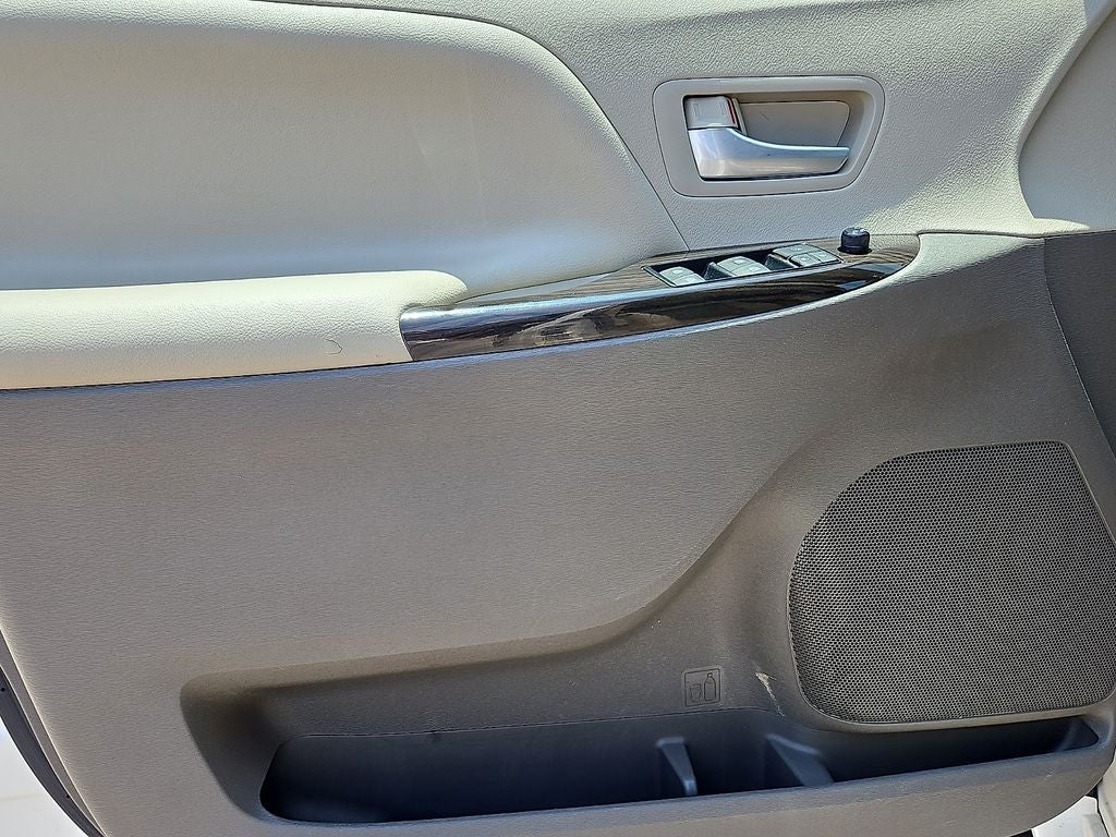 2016 Toyota Sienna XLE