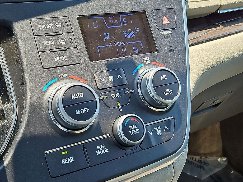 2016 Toyota Sienna XLE