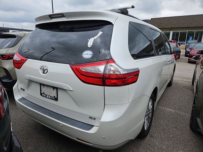 2016 Toyota Sienna XLE