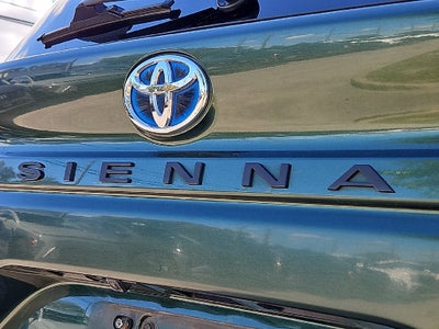 2021 Toyota Sienna XLE