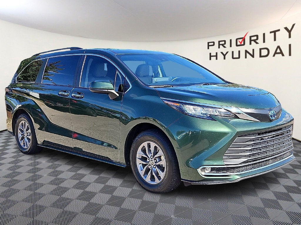 2021 Toyota Sienna XLE