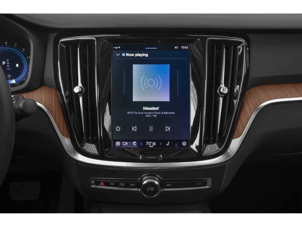 2024 Volvo S60 Core Dark Theme