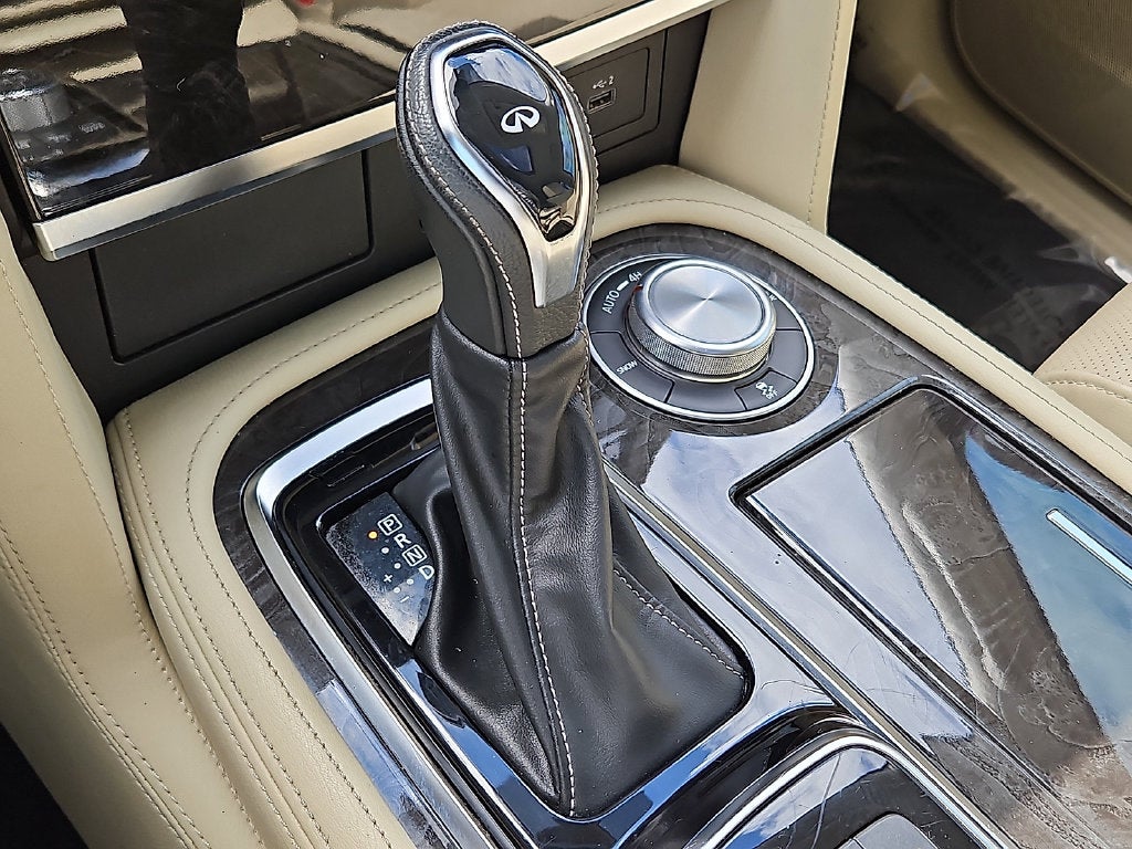 2022 INFINITI QX80 LUXE