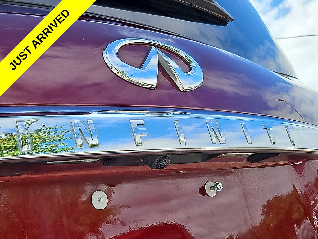2022 INFINITI QX80 LUXE