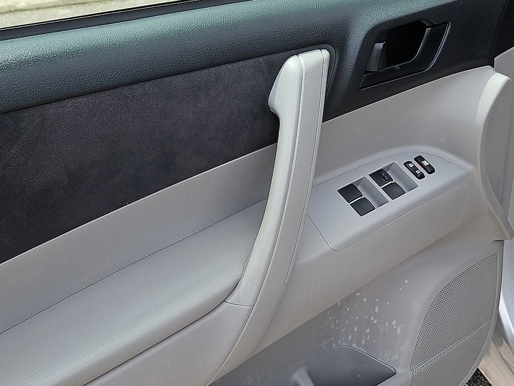 2010 Toyota Highlander Base