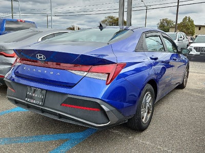 2025 Hyundai Elantra SE