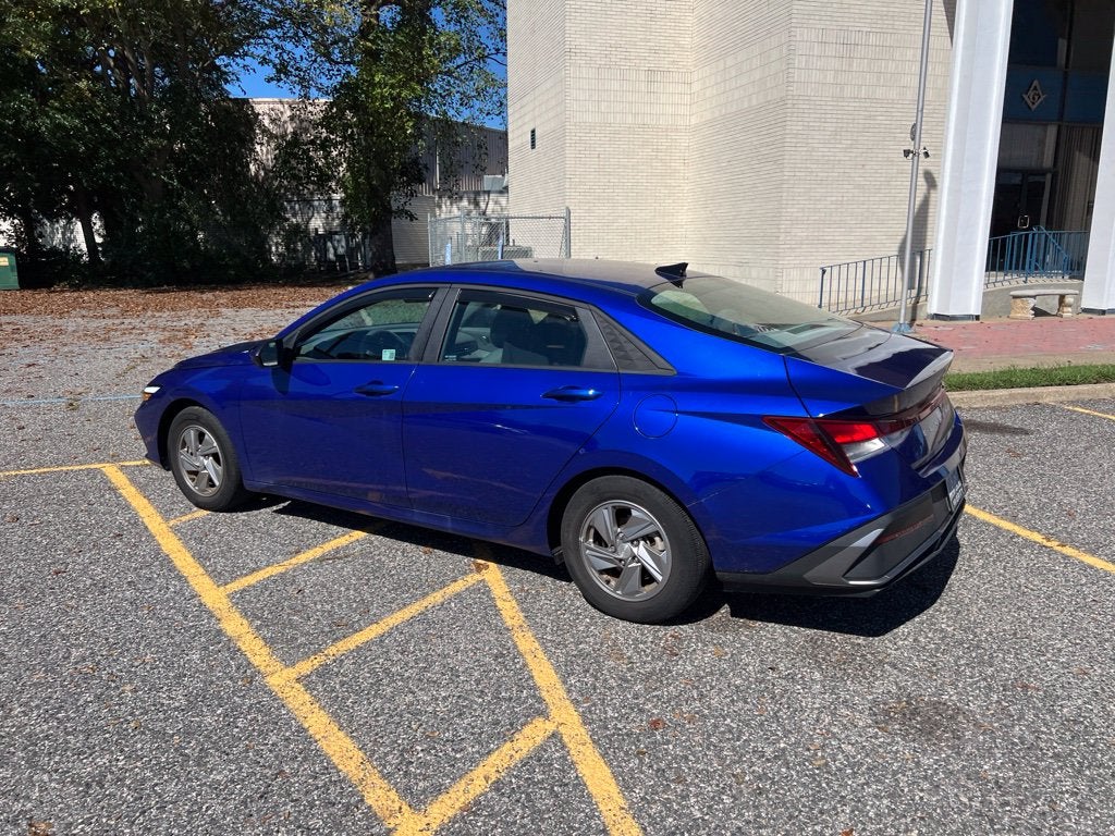 2025 Hyundai Elantra SE