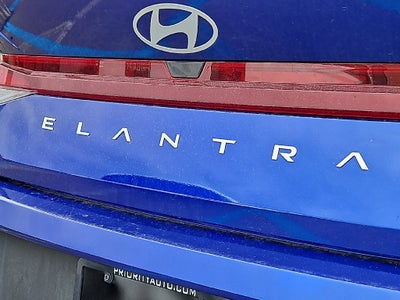 2025 Hyundai Elantra SE