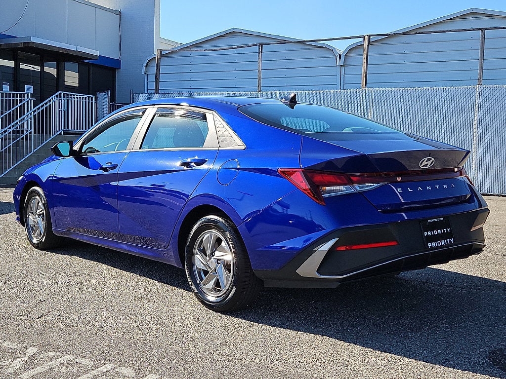 2025 Hyundai Elantra SE