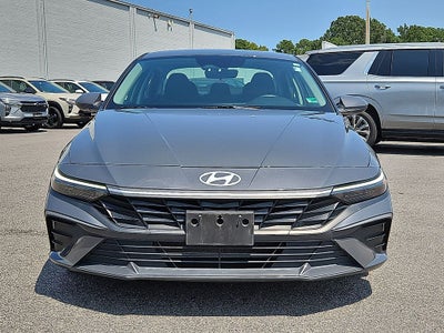 2024 Hyundai Elantra SE