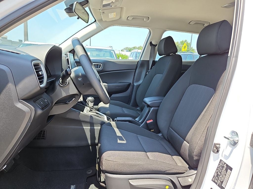 2025 Hyundai Venue SE