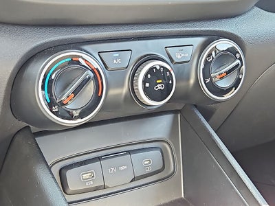 2025 Hyundai Venue SE