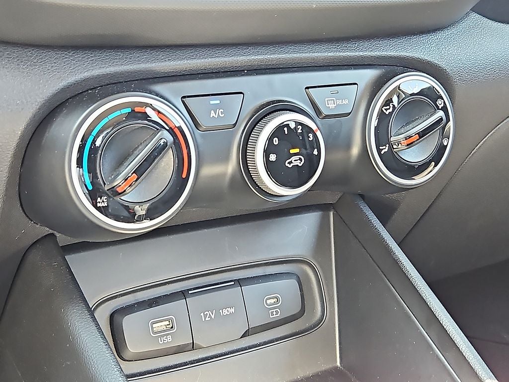 2025 Hyundai Venue SE