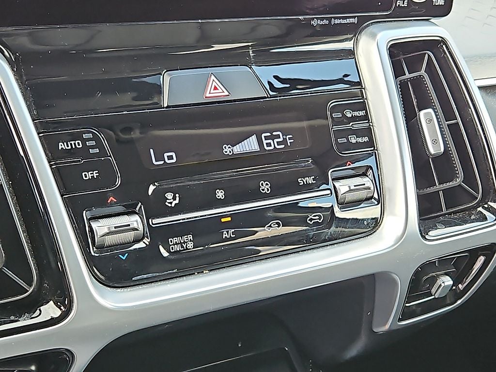 2022 Kia Sorento Plug-In Hybrid SX
