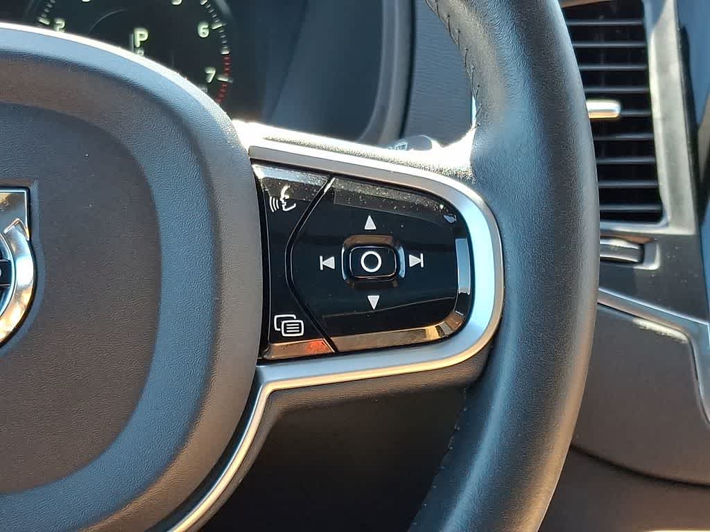 2018 Volvo XC90 Momentum