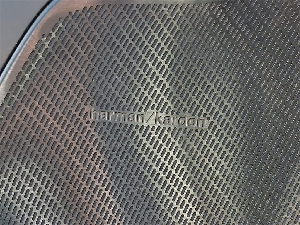 2024 Volvo XC60 Plus Dark Theme