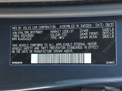 2024 Volvo XC60 Plus Dark Theme