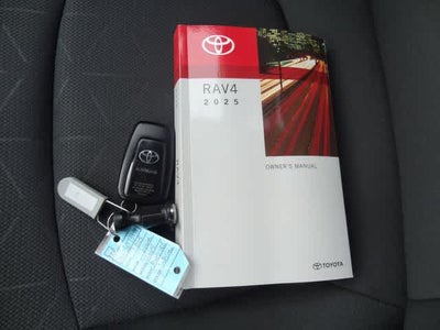 2025 Toyota RAV4 XLE