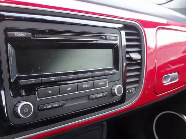 2012 Volkswagen Beetle 2.5L w/Sound/Nav PZEV