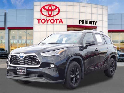 2023 Toyota Highlander Hybrid Bronze Edition