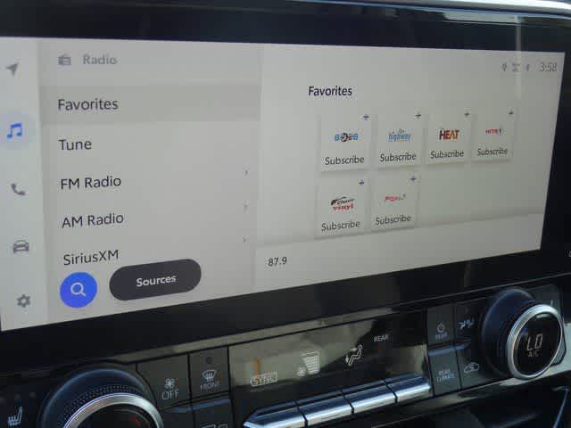 2023 Toyota Highlander Hybrid Bronze Edition