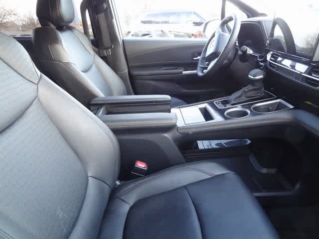 2025 Toyota Sienna Woodland Edition