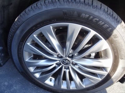 2022 Toyota Highlander Hybrid Platinum